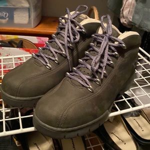 HELLY HANSEN preowned Suede hicking boots size 9